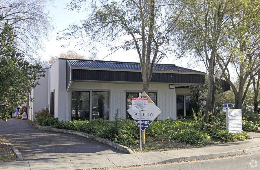 More Photos Of 31 Pamaron Way, Novato Office For Lease