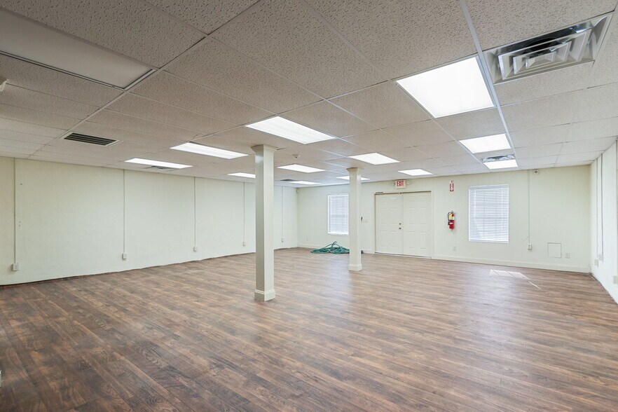 More Photos Of 415 Fisk Ave, Demorest Medical For Sale