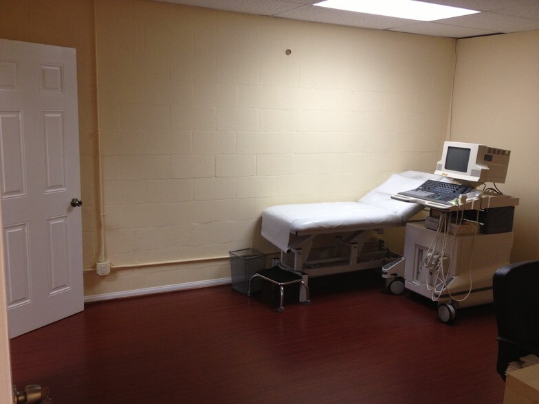 More Photos Of 912-914 S Victory Blvd, Burbank Storefront Retail Office For Lease