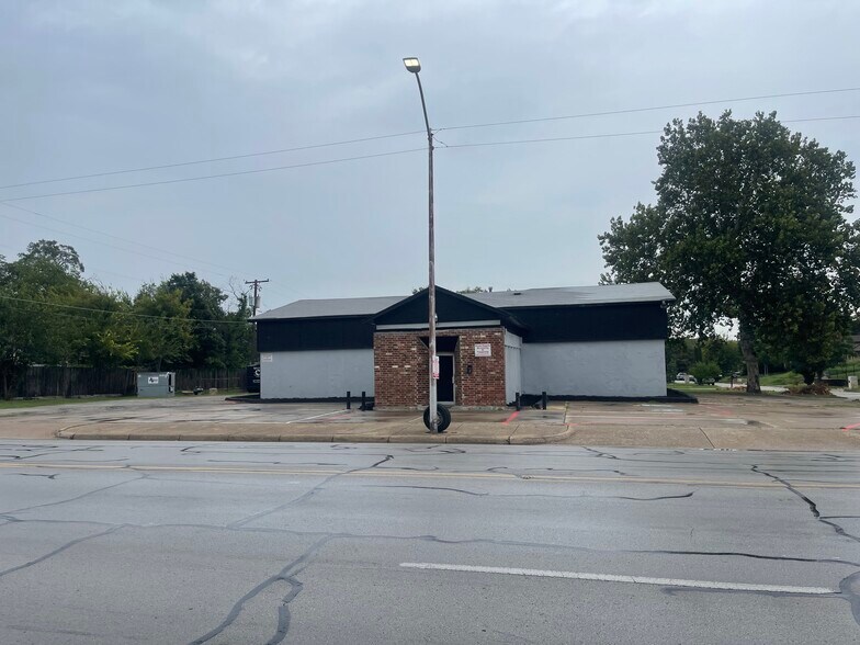 More Photos Of 2219 Evans Ave, Fort Worth Freestanding For Sale