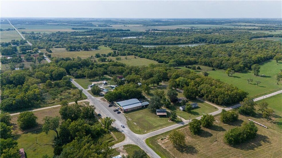 More Photos Of 86 3rd St, Moran Convenience Store For Sale