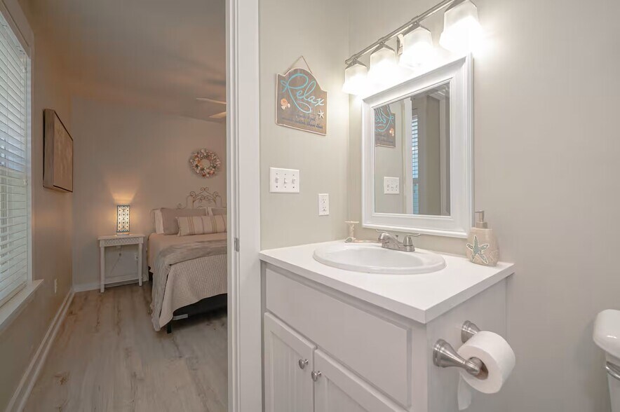 More Photos Of 5481 Highway 35 N, Rockport Specialty For Sale