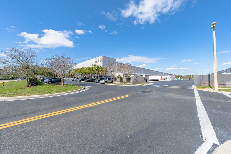 More Photos Of 3300 SW 64th Ave, Davie Unknown For Lease
