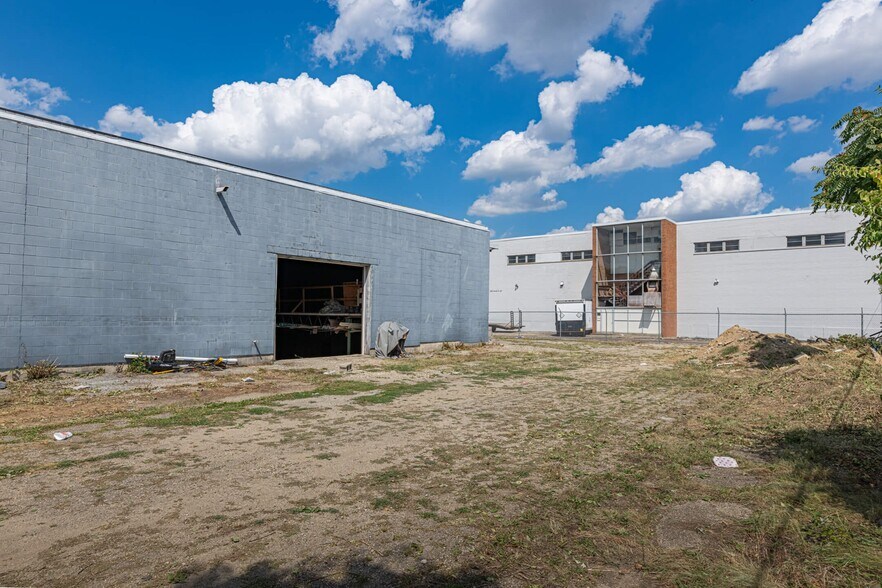 More Photos Of 1240 Stanley Ave, Dayton Warehouse For Sale
