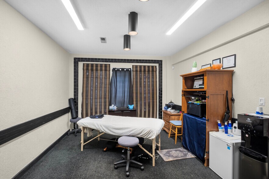 More Photos Of 1315 Harding Hwy, Richland Office Residential For Sale