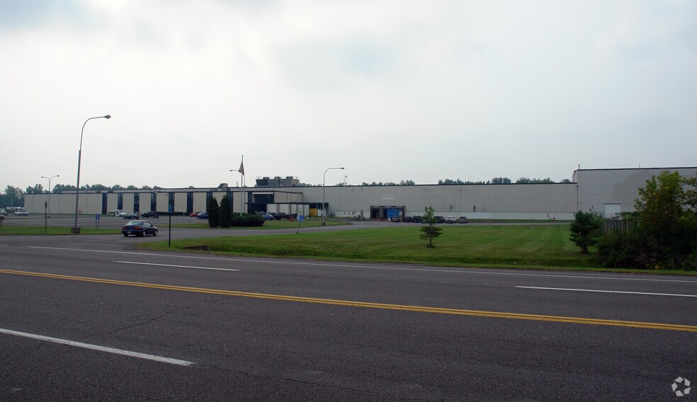 More Photos Of 6500 New Venture Gear Dr, East Syracuse Warehouse For Lease