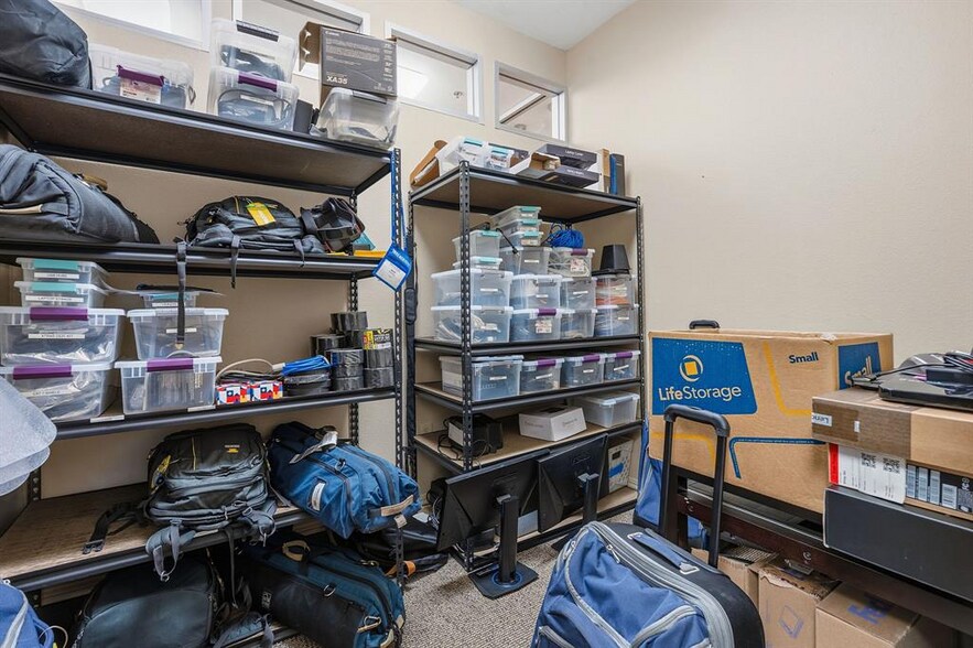 More Photos Of 5900 Southwest Pky, Austin Medical For Sale