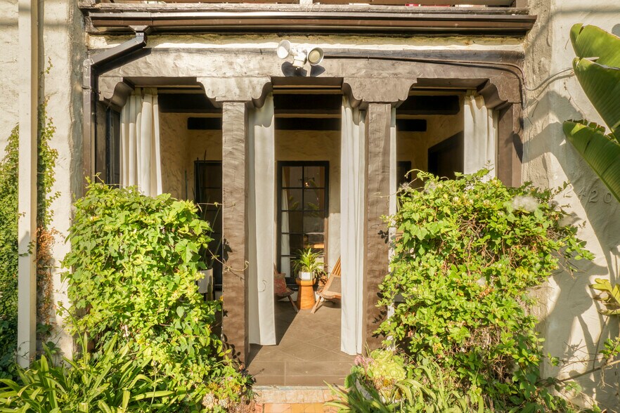 More Photos Of 2420 N Beachwood Dr, Los Angeles Multifamily For Sale