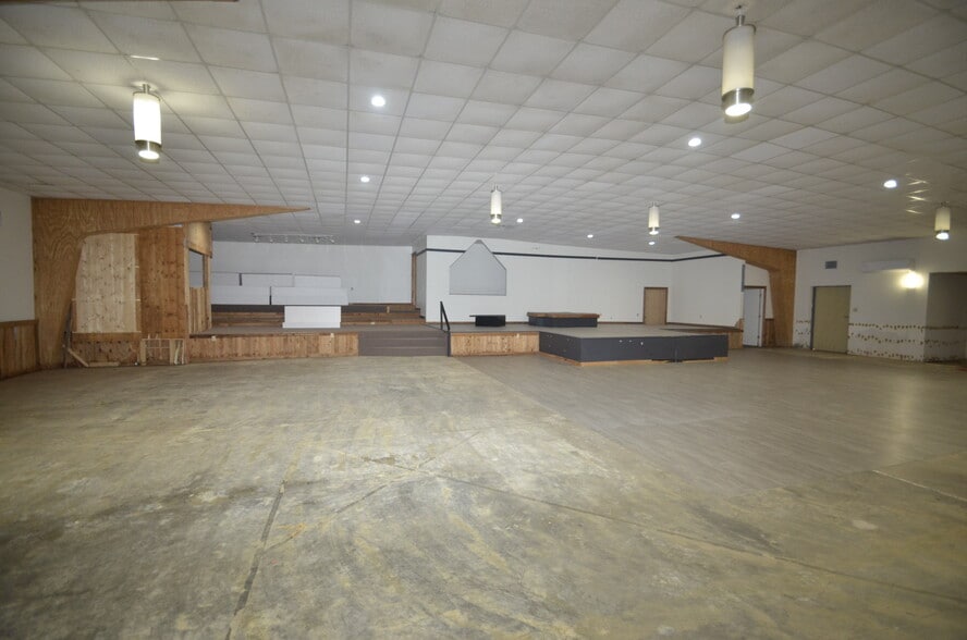 More Photos Of 31633 US-377 Hwy, Gordonville Light Distribution For Sale