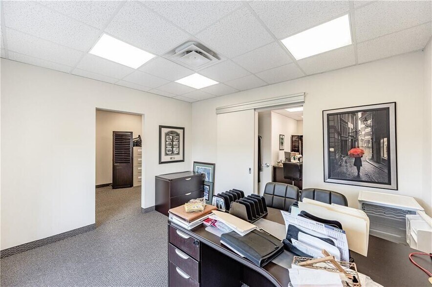 More Photos Of 2904 South Sheridan Way, Oakville Medical For Lease