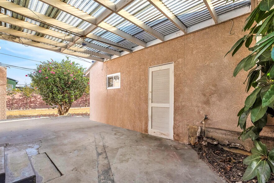 More Photos Of 2402 Marine Ave, Gardena Storefront For Sale