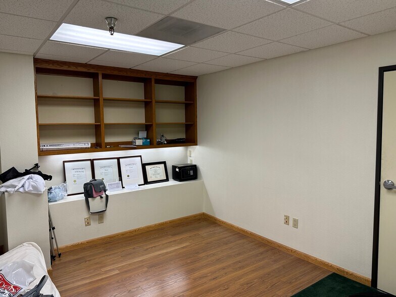 More Photos Of 11930 Goldring Rd, Arcadia Light Distribution For Sale