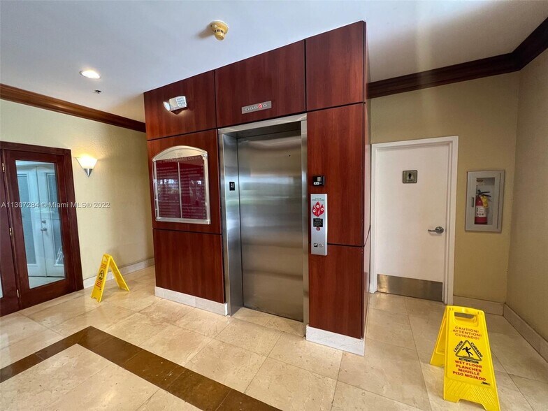 More Photos Of 14100 Palmetto Frontage Rd, Miami Lakes Office Residential For Lease