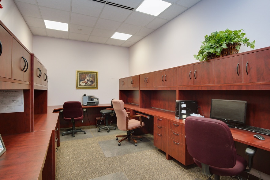 More Photos Of 8120 Garnet Dr, Dayton Medical For Sale