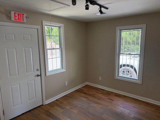 More Photos Of 113 Foster Lake Rd, Dallas Freestanding For Lease