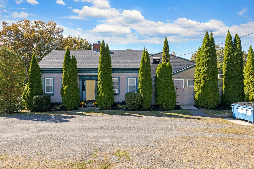 More Photos Of 52 Post Rd, Wells Restaurant For Sale