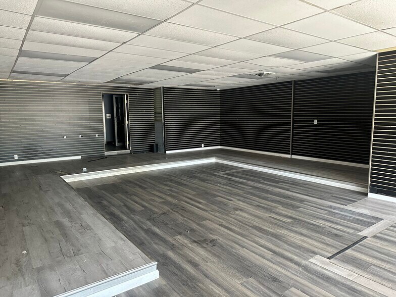 More Photos Of 31-33 E 2nd St, Manchester Storefront Retail Residential For Sale