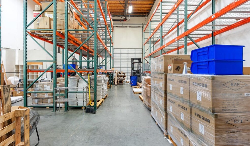 More Photos Of 27321-27327 Via Industria, Temecula Light Distribution For Sale