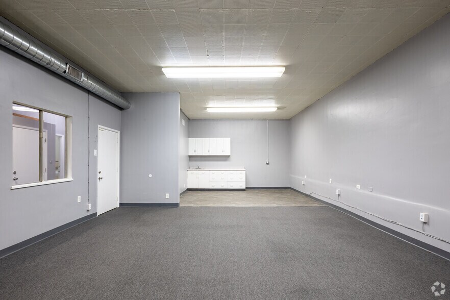 More Photos Of 1601 N Gower St, Los Angeles Office For Sale