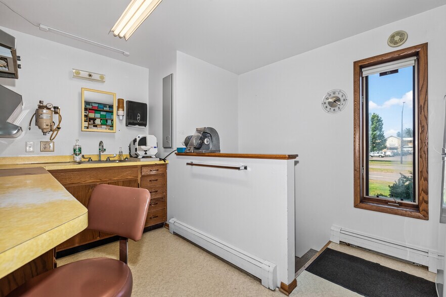 More Photos Of 9758 W Lake Ave, Minocqua Medical For Sale