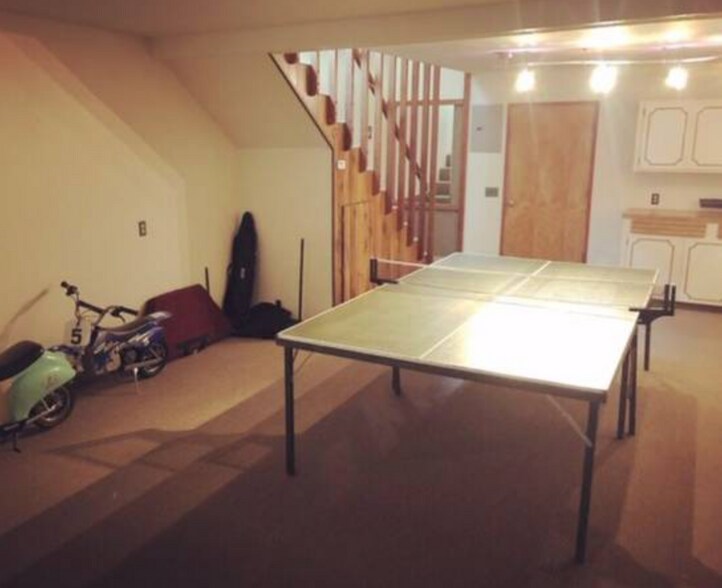 More Photos Of 13140 SE Flavel St, Portland Schools For Lease