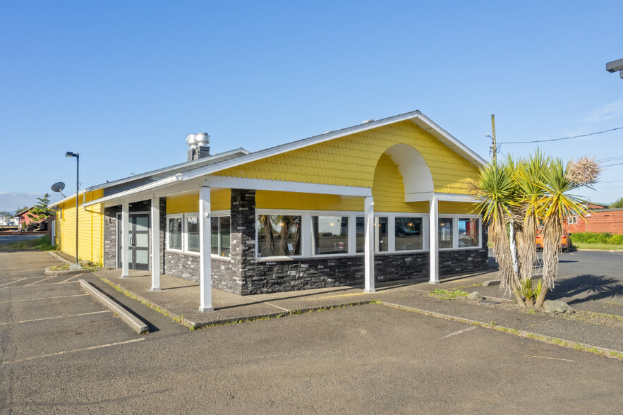 Primary Photo Of 231 Garibaldi Ave, Garibaldi Restaurant For Sale