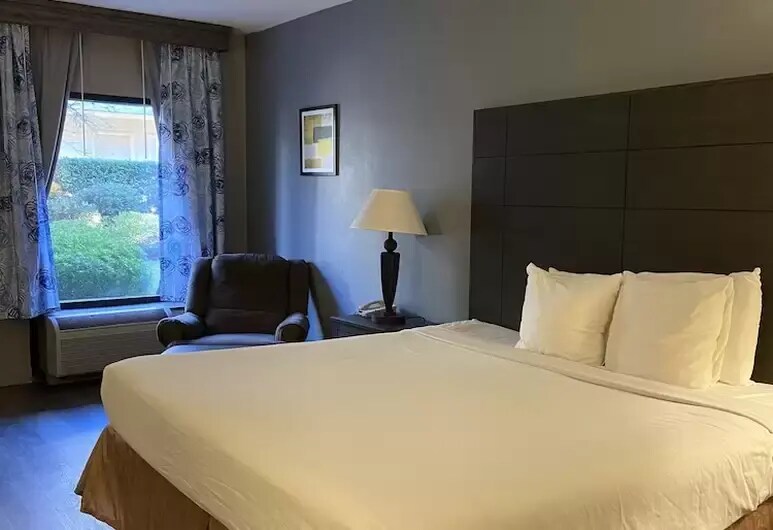 More Photos Of 1675 Us Highway 1 S, Southern Pines Hotel For Sale