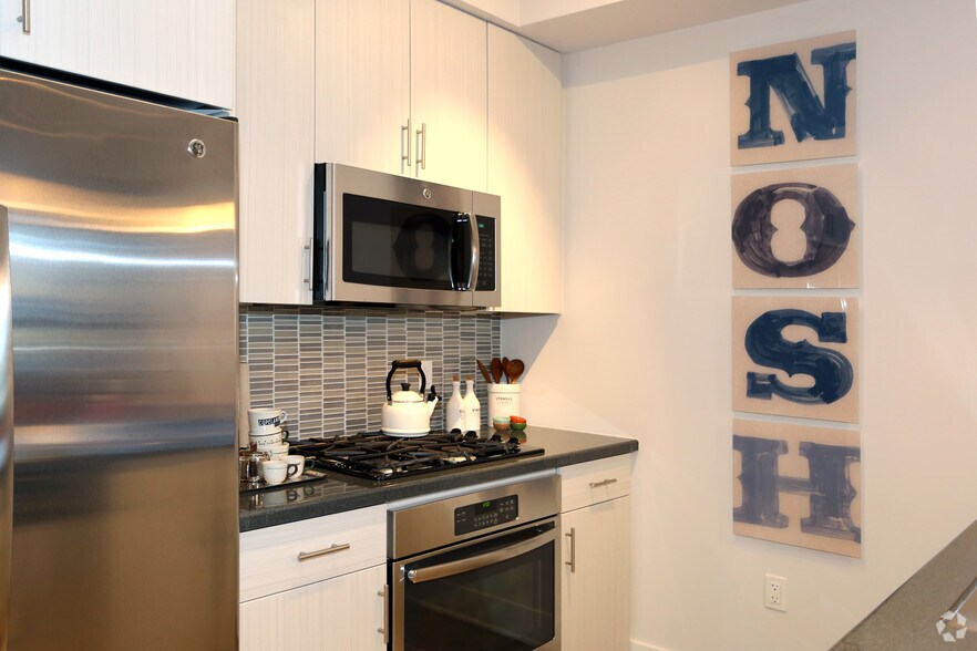 More Photos Of 7350 E Stetson Dr, Scottsdale Apartments For Lease