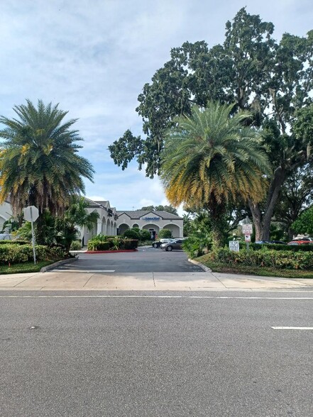 Primary Photo Of 200-208 W Oak St, Kissimmee Medical For Lease