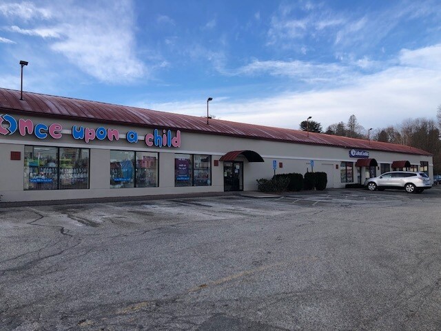 More Photos Of 1458 Riverdale St, West Springfield Unknown For Lease