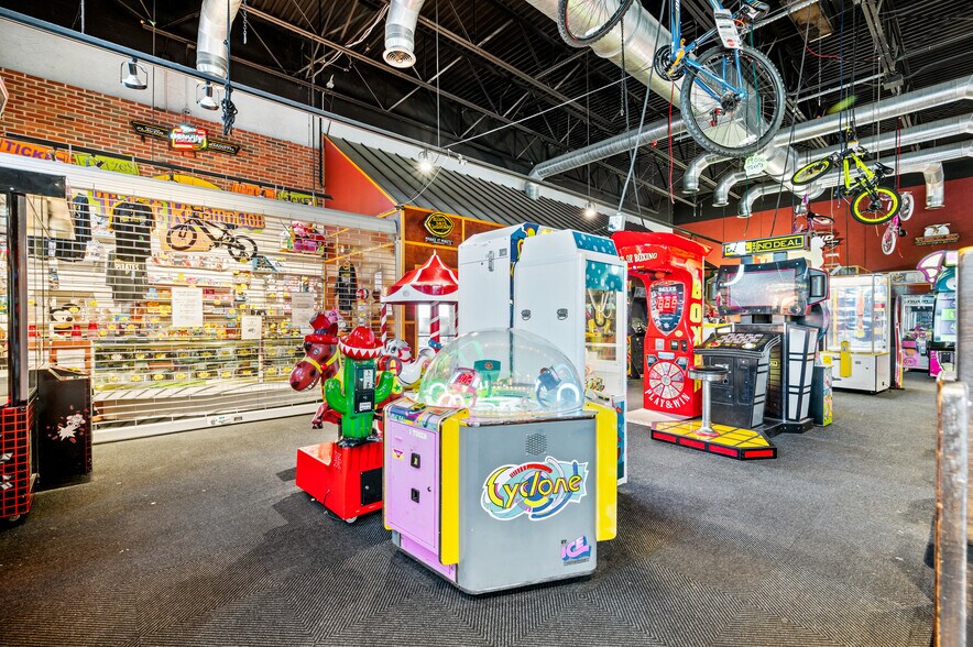 More Photos Of 5400 William Penn Hwy, Export Restaurant For Sale