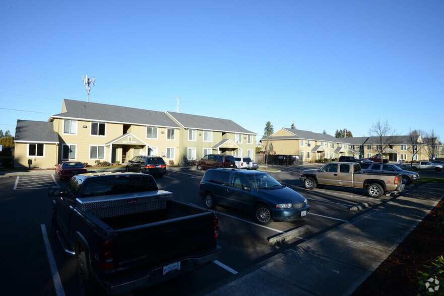 More Photos Of 1100 N Davis St, Cornelius Apartments For Sale