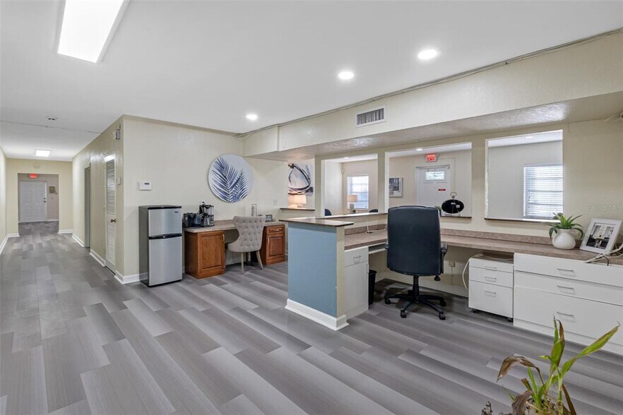 More Photos Of 1275-1279 Cleveland St, Clearwater Medical For Lease