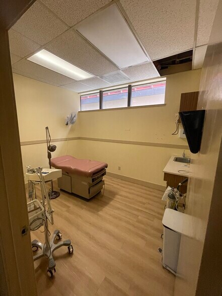 More Photos Of 123 S Commerce St, Stockton Healthcare For Lease