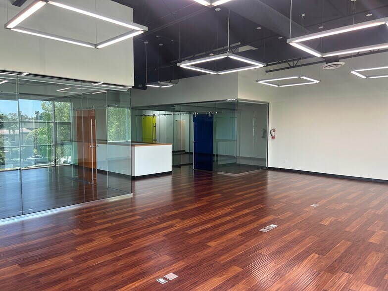 More Photos Of 15131 Woodlawn Ave, Tustin Research And Development For Lease