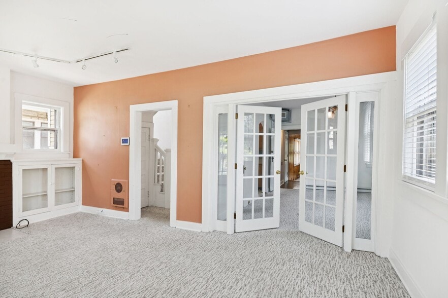 More Photos Of 1604 17th Ave S, Nashville Office Residential For Sale