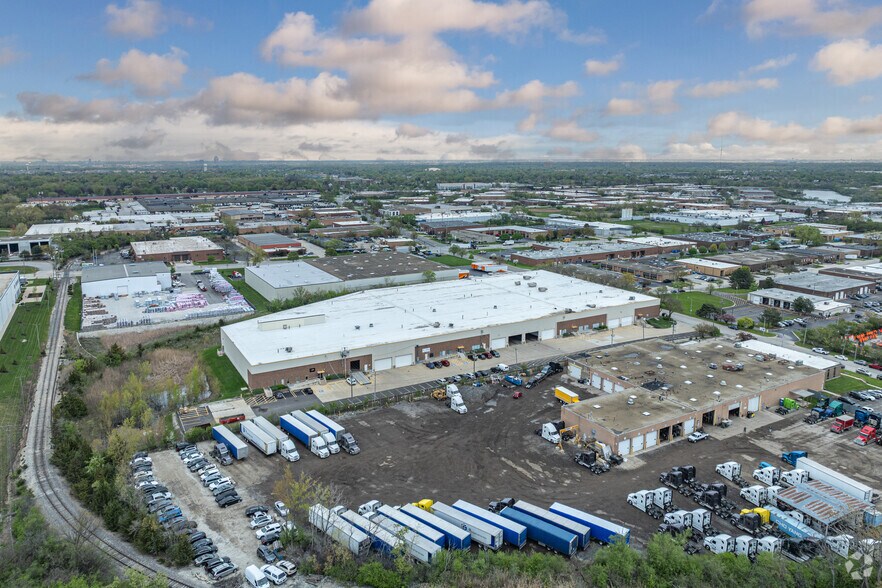 More Photos Of 450 S Lombard Rd, Addison Warehouse For Lease