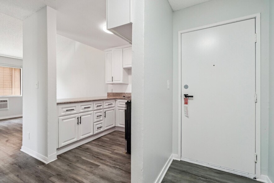 More Photos Of 311 S New Hampshire Ave, Los Angeles Apartments For Sale