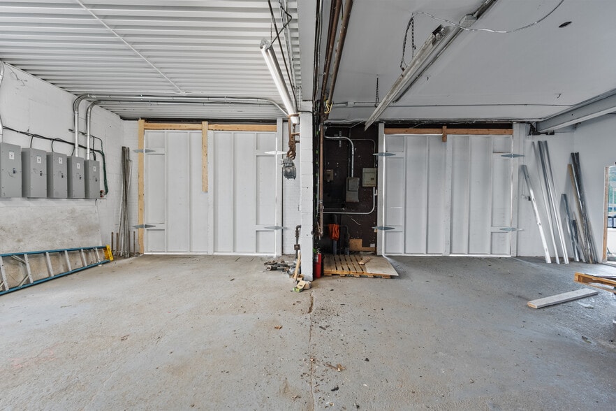 More Photos Of 212-216 Main St, New Rochelle Freestanding For Lease