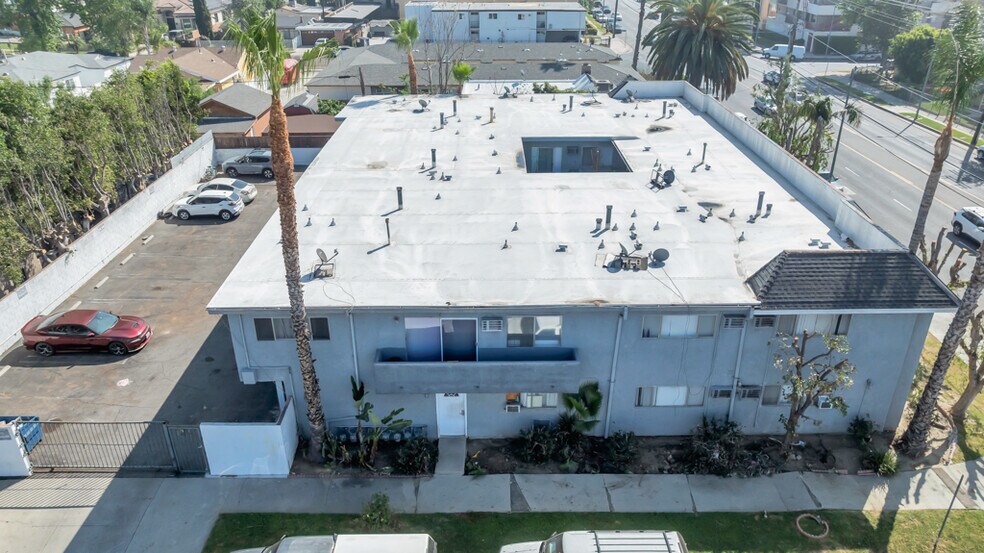 More Photos Of 13825 Vanowen St, Van Nuys Apartments For Sale