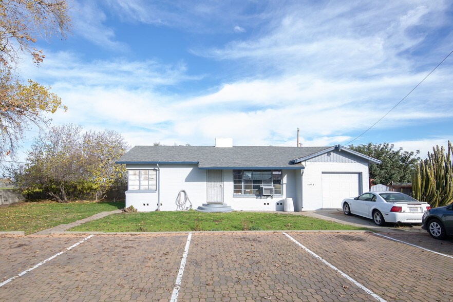 More Photos Of 1820 W 10th St, Antioch Restaurant For Sale