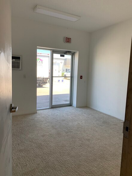 More Photos Of 1313 Green Forest Ct, Winter Garden Warehouse For Lease