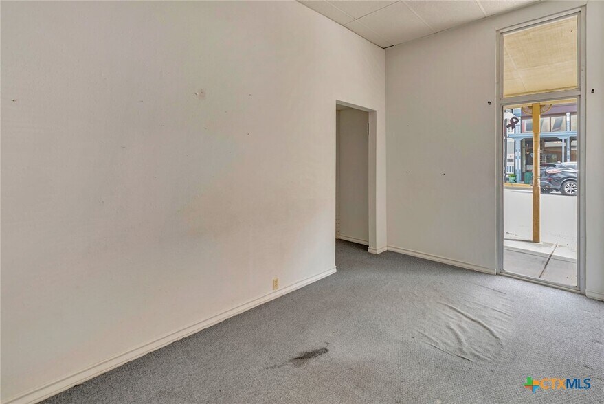 More Photos Of 119 E Main St, Cuero General Retail For Sale
