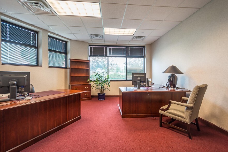 More Photos Of 1600 W Bloomfield Rd, Bloomington Medical For Lease