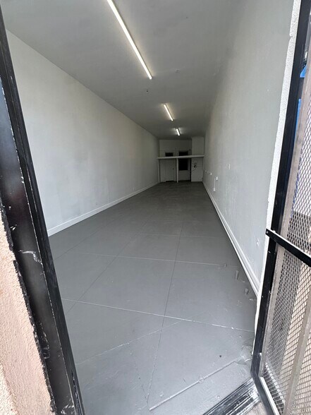 More Photos Of 8517-8519 Long Beach Blvd, Huntington Park Storefront For Lease