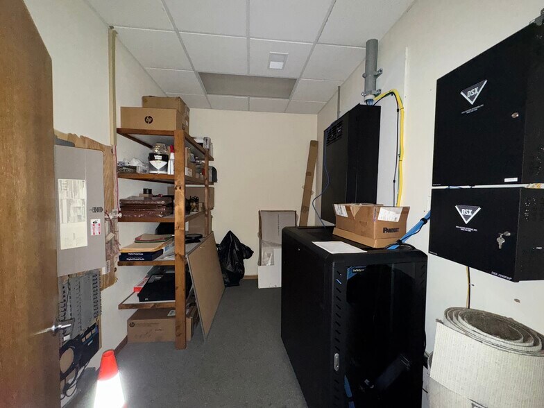 More Photos Of 300 S Pelham St, Rhinelander Office For Sale