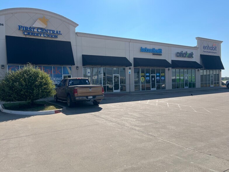 More Photos Of 305 Coke Ave, Hillsboro Unknown For Lease