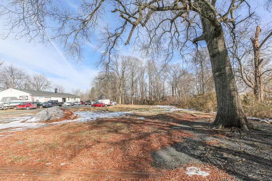 More Photos Of 112 Pegram Ln, Fredericksburg Office For Sale