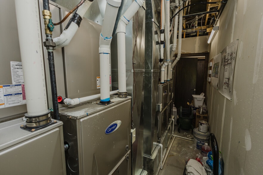 More Photos Of 429 S 119th St W, Wichita Office For Sale