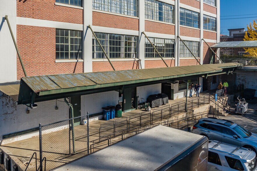 More Photos Of 881 Memorial Dr, Atlanta Office Residential For Lease